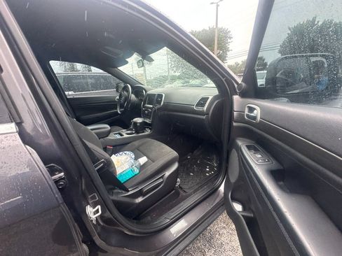 Used 2018 Jeep Grand Cherokee Laredo RWD image 22