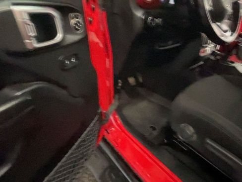 Used 2019 Jeep Wrangler Unlimited Rubicon w/ Dual Top Group AWD/4WD image 29