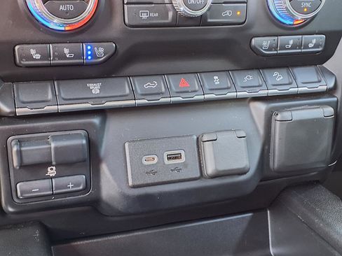 Used 2021 GMC Sierra 2500 SLT w/ SLT Convenience Package image 21