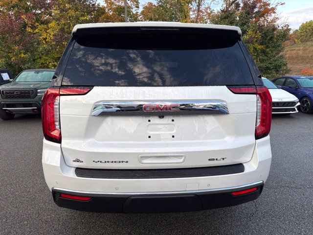 Used 2023 GMC Yukon SLT AWD/4WD image 4