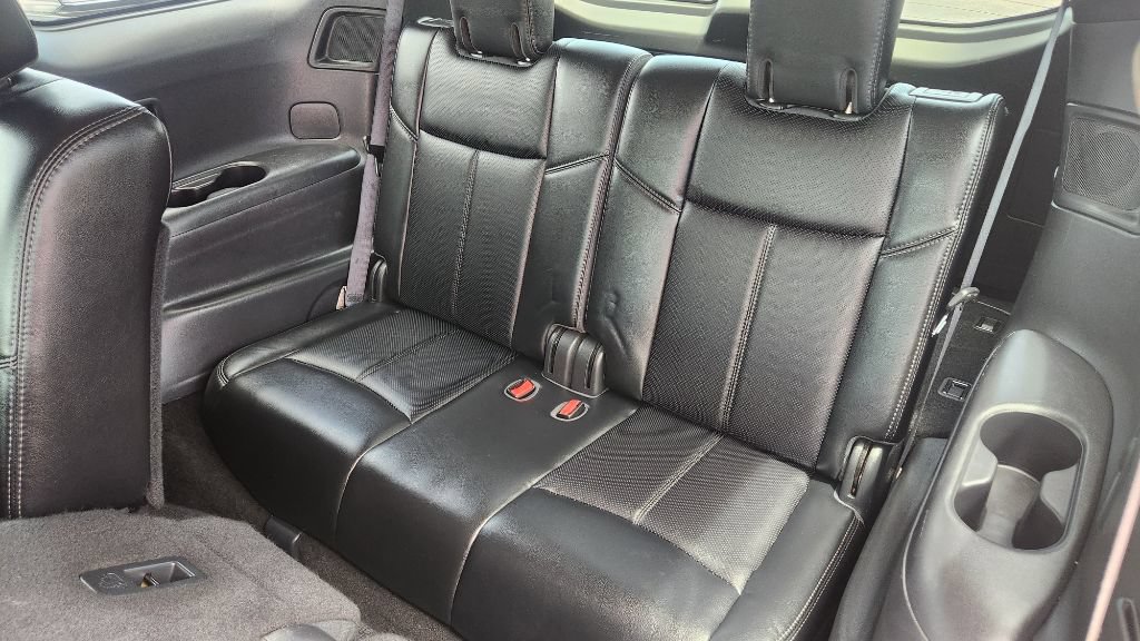 Used 2016 Nissan Pathfinder Platinum FWD image 17