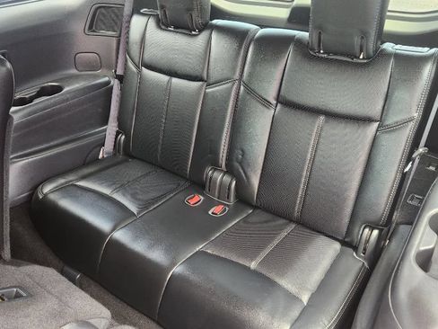 Used 2016 Nissan Pathfinder Platinum FWD image 17
