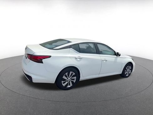 Used 2024 Nissan Altima 2.5 S image 15