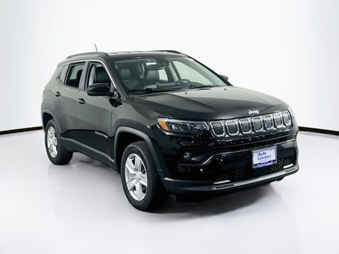 Used 2022 Jeep Compass Latitude w/ Convenience Group AWD/4WD image 3
