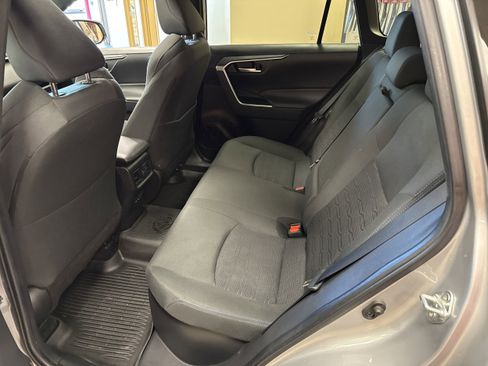 Used 2024 Toyota RAV4 SE w/ Convenience Package image 25