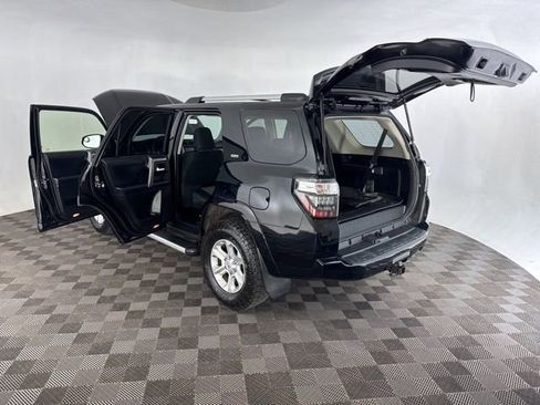 Used 2019 Toyota 4Runner SR5 AWD/4WD image 16