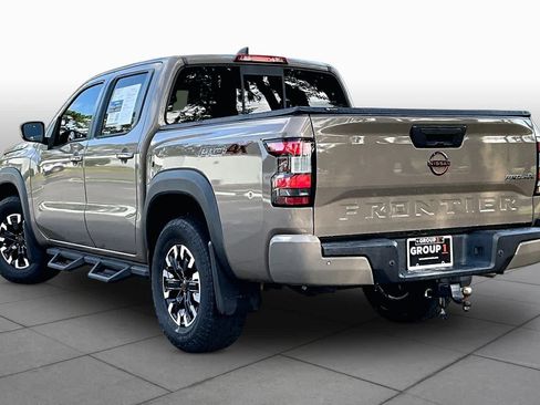 Used 2022 Nissan Frontier PRO-4X w/ Technology Package AWD/4WD image 11