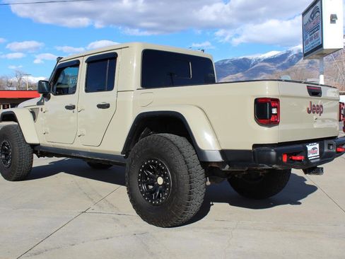 Used 2020 Jeep Gladiator Rubicon image 16