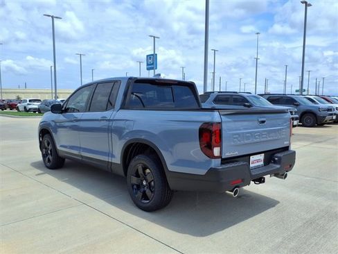 New 2026 Honda Ridgeline Black Edition image 2