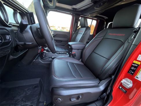 New 2025 Jeep Gladiator Rubicon image 18