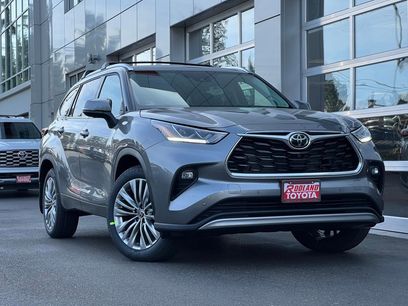 New 2026 Toyota Highlander Platinum