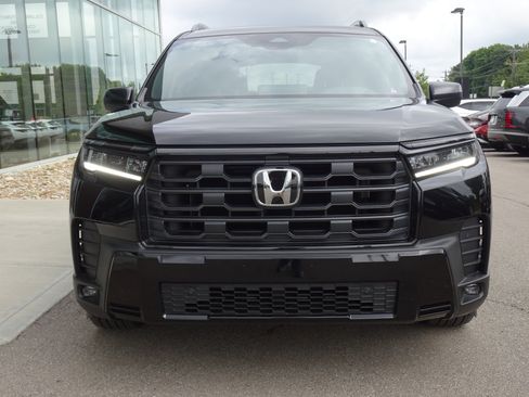 Used 2026 Honda Pilot Sport image 7