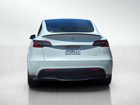 Used 2021 Tesla Model Y Long Range image 5