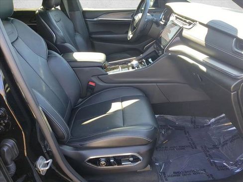 Used 2024 Jeep Grand Cherokee L Overland w/ Advanced Protech Group III image 23