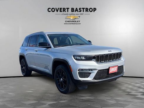 Used 2024 Jeep Grand Cherokee Limited AWD/4WD image 7