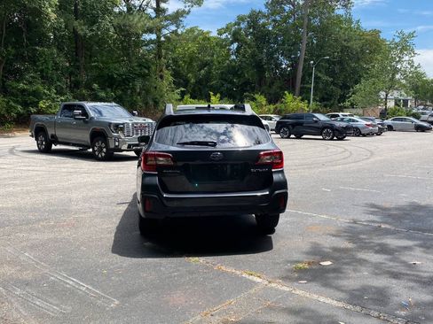 Used 2019 Subaru Outback 2.5i Limited AWD/4WD image 6