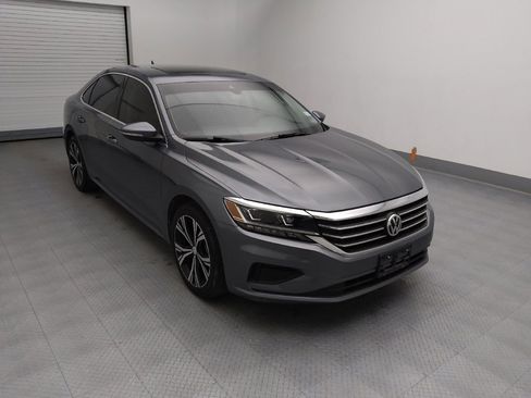Used 2022 Volkswagen Passat 2.0T SE image 13