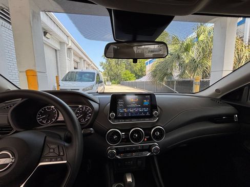 Used 2025 Nissan Sentra SV FWD image 33