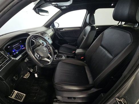 Used 2022 Volkswagen Tiguan SE R-Line image 11