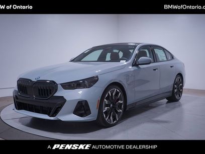 New 2026 BMW 550e xDrive w/ Premium Package