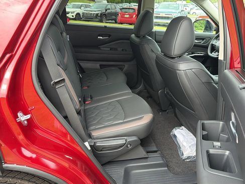 New 2026 Nissan Pathfinder Platinum w/ Cargo Package FWD image 13