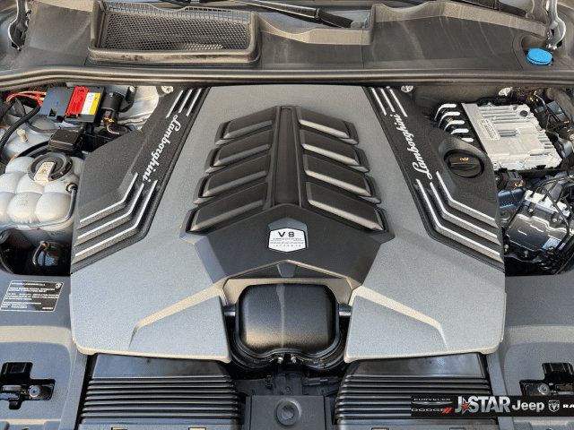 Used 2022 Lamborghini Urus AWD/4WD image 34
