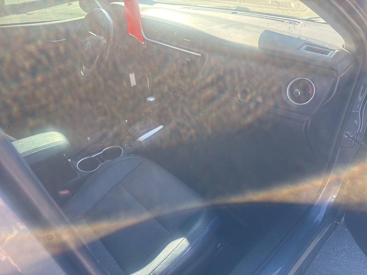 Used 2017 Toyota Corolla SE w/ Carpet Mat Package (TMS) FWD image 28