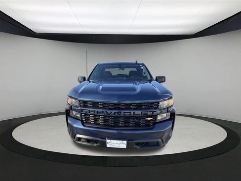 Used 2019 Chevrolet Silverado 1500 Custom w/ Custom Value Package image 2