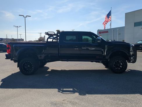 Used 2024 Ford F350 Platinum image 12