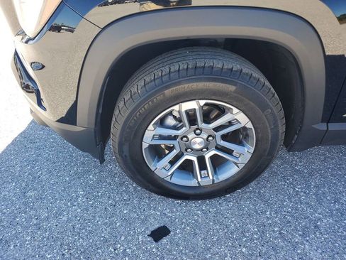 Used 2025 GMC Terrain Elevation image 17