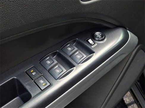 Used 2020 Chevrolet Colorado LT w/ Safety Package image 26