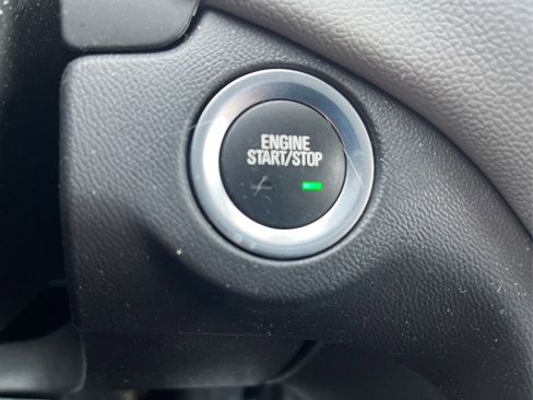 Used 2023 Chevrolet Equinox LT image 29