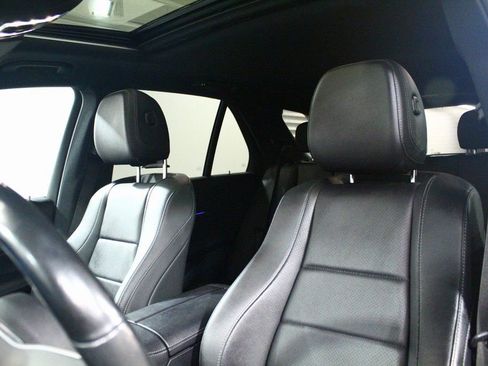 Used 2021 Mercedes-Benz GLE 350 4MATIC w/ Premium Package image 18