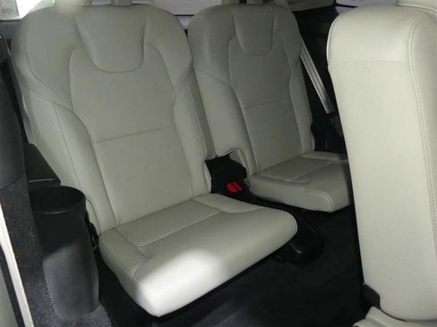 Used 2017 Volvo XC90 T6 Momentum w/ Vision Package AWD/4WD image 30