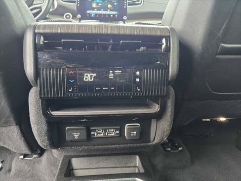 Used 2024 Jeep Wagoneer Series II AWD/4WD image 18