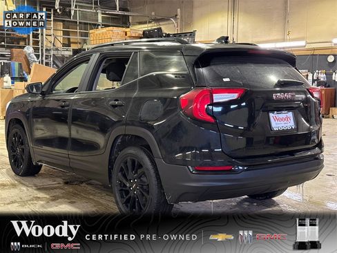 Used 2023 GMC Terrain SLE w/ Elevation Edition image 6