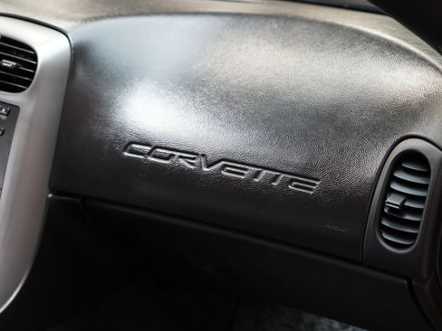 Used 2006 Chevrolet Corvette Coupe w/ Preferred Equipment Group image 49