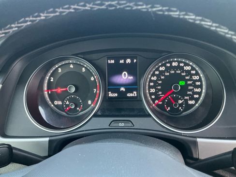 Used 2021 Volkswagen Atlas Cross Sport SE image 18