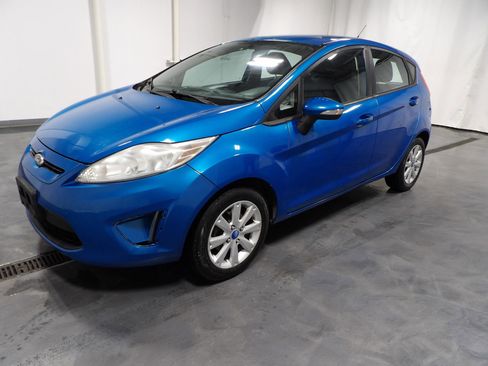 Used 2013 Ford Fiesta SE image 4
