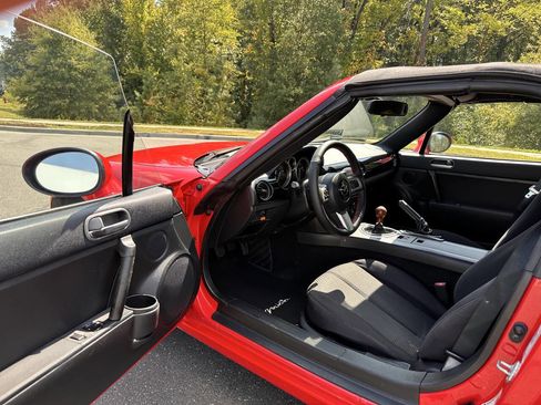 Used 2007 MAZDA MX-5 Miata Touring image 12
