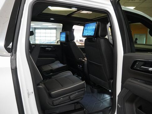 New 2025 Chevrolet Suburban Premier AWD/4WD image 24