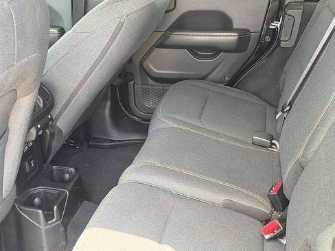 Used 2025 Jeep Wrangler Sahara image 12