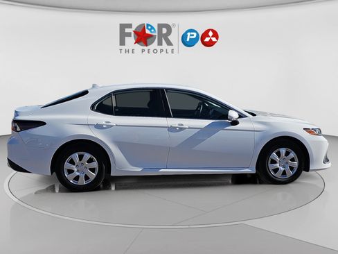Used 2023 Toyota Camry LE image 6