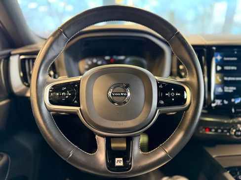 Used 2020 Volvo XC60 T8 R-Design image 26