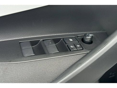 Used 2026 Toyota Corolla SE w/ SE Premium Package FWD image 12