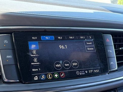 Used 2024 Buick Enclave Essence AWD/4WD image 16