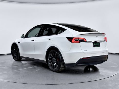 Used 2022 Tesla Model Y Performance image 2