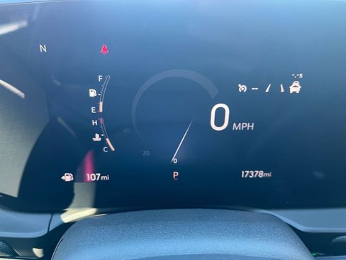 Used 2025 Buick Envista Sport Touring image 38