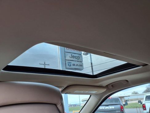 Used 2020 Jeep Grand Cherokee Limited image 16