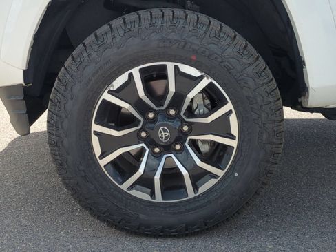 Used 2023 Toyota Tacoma TRD Sport AWD/4WD image 10